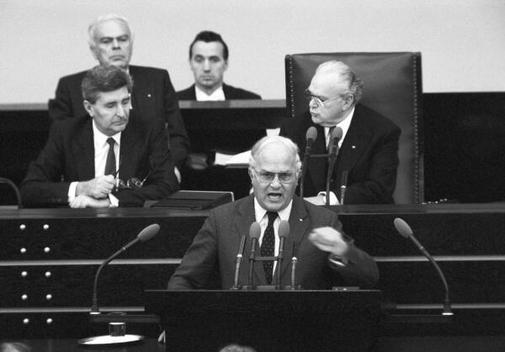 Barzel, Rainer; Stücklen, Richard Liegenschaften in Bonn, Plenargebäude