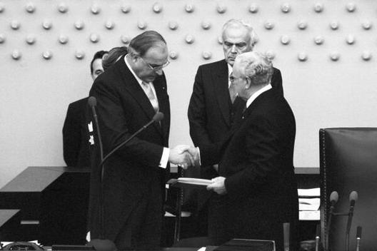 Kohl, Helmut; Stücklen, Richard Liegenschaften in Bonn, Plenargebäude