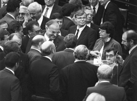 Kohl, Helmut Liegenschaften in Bonn, Plenargebäude