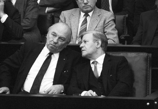 Franke, Egon; Schmidt, Helmut Liegenschaften in Bonn, Plenargebäude