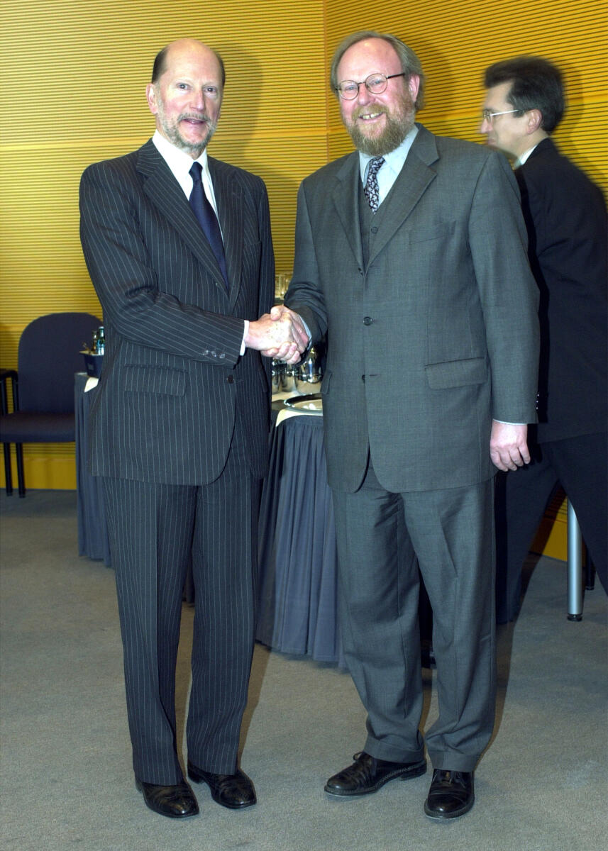 Thierse, Wolfgang; Saxcoburggotski, Simeon Bundestagspräsident Wolfgang Thierse, SPD, rechts, empfängt den bulgarischen Ministerpräsidenten Simeon Saxcoburggotski.; Empfang
