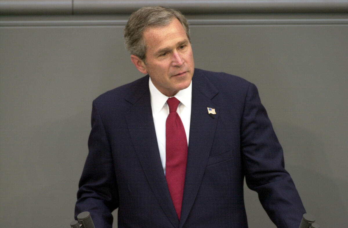 Bush, George W. George W. Bush,  Präsident der USA, während seiner Rede als Gast im Deutschen Bundestag im Rahmen seines Arbeitsbesuchs.