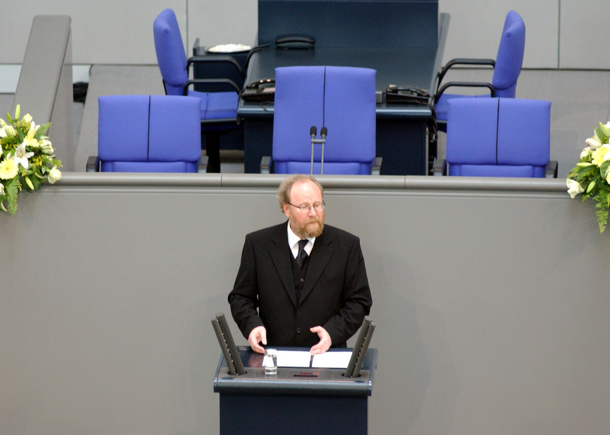 Thierse, Wolfgang Wolfgang Thierse, SPD, Bundestagspräsident, während dem Trauerakt  für Dr. h.c. Richard Stücklen, CDU/CSU, 1979 bis 1983 Präsident des Deutschen Bundestages, von 1976 bis 1979 und 1983 bis 1990 Vizepräsident des Deutschen Bundestages.