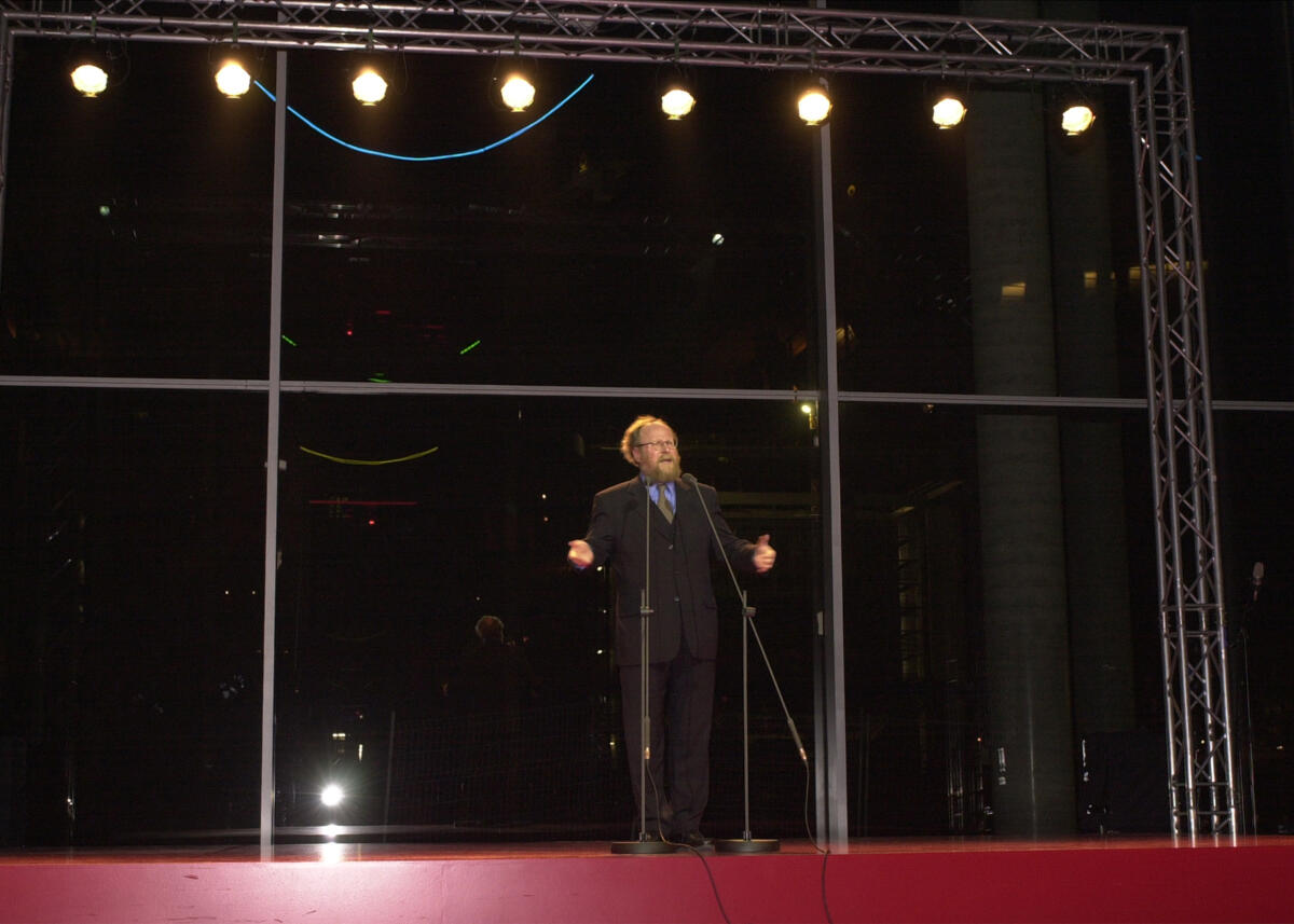 Rede, Bundestagspräsident Wolfgang Thierse, SPD, beim Empfang der 52. Berliner Fimfestspiele, Berlinale.; Bühne, Podium, Redner Thierse, Wolfgang Rede, Bundestagspräsident Wolfgang Thierse, SPD, beim Empfang der 52. Berliner Fimfestspiele, Berlinale.; Bühne, Podium, Redner
