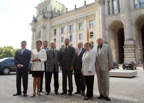 Seiters, Rudolf; Arosemena, Ruben; Abregov, Roberto Reichstagsgebäude, Ostportal
