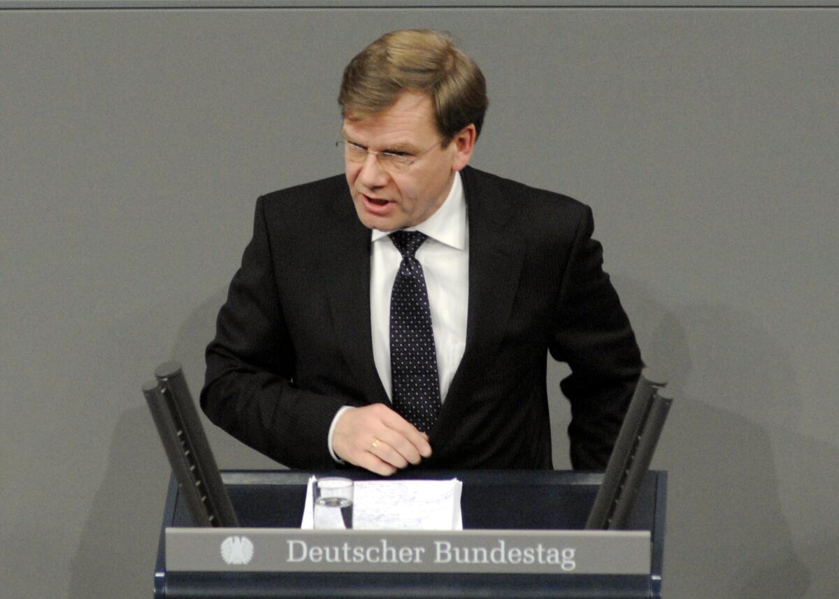 Wadephul, Johann Dr. Johann Wadephul, CDU/CSU, Bundestagsabgeordneter, Abgeordneter, Mitglied des Deutschen Bundestages, MdB, Rede, Deutscher Bundestag, 21. Sitzung, TOP 6, Thema: Erweiterung des Kündigungsschutzes.; Rednerpult.