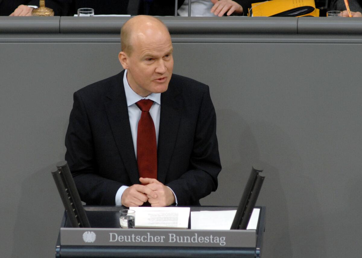 Ralph Brinkhaus, CDU/CSU, Bundestagsabgeordneter, Abgeordneter, Mitglied des Deutschen Bundestages, MdB, Rede, Deutscher Bundestag, 22. Sitzung, TOP 4, Thema: Bankenhaftung für die Finanzkrise.; Rednerpult. Brinkhaus, Ralph Ralph Brinkhaus, CDU/CSU, Bundestagsabgeordneter, Abgeordneter, Mitglied des Deutschen Bundestages, MdB, Rede, Deutscher Bundestag, 22. Sitzung, TOP 4, Thema: Bankenhaftung für die Finanzkrise.; Rednerpult.