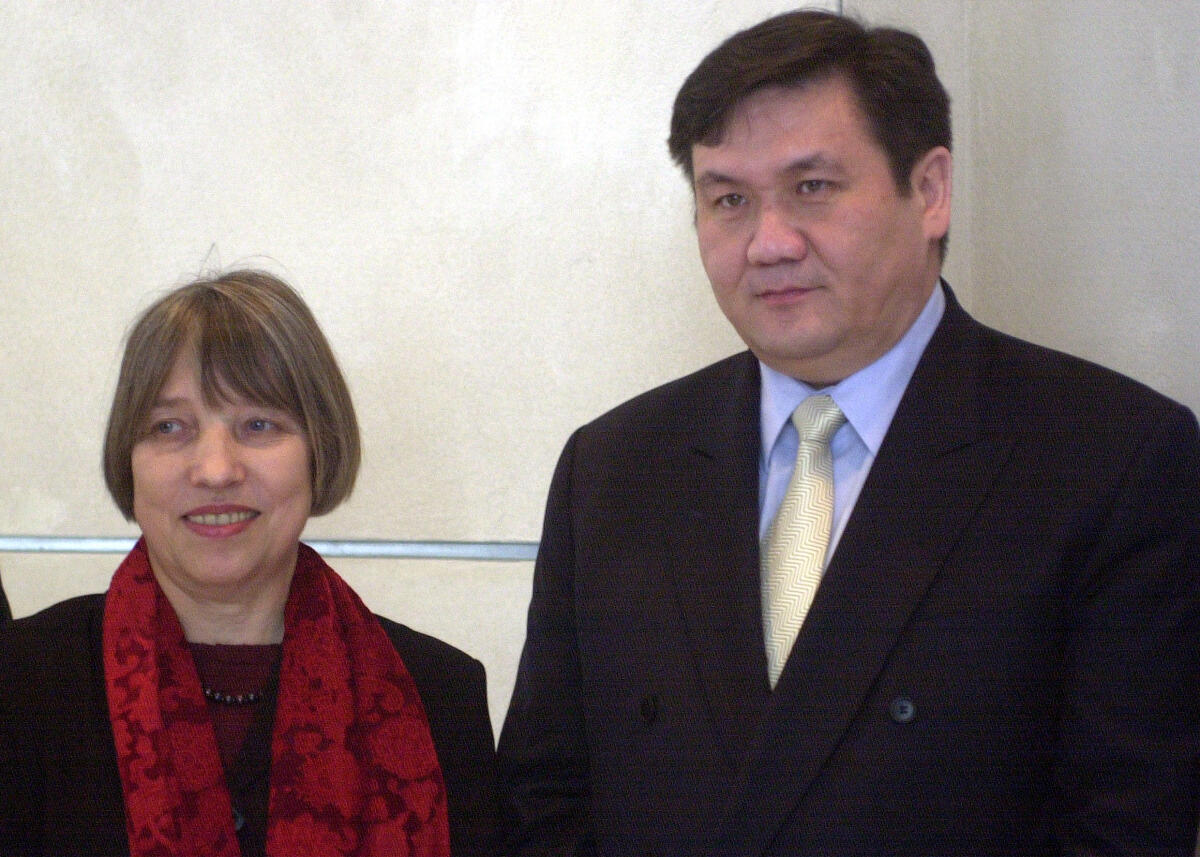 Vollmer, Antje; Enkhbayar, Nambarün Bundestagsvizepräsidentin Dr. Antje Vollmer, Bündnis 90/Die Grünen, empfängt Nambarün Enkhbayar, Ministerpräsident der Mongolei.