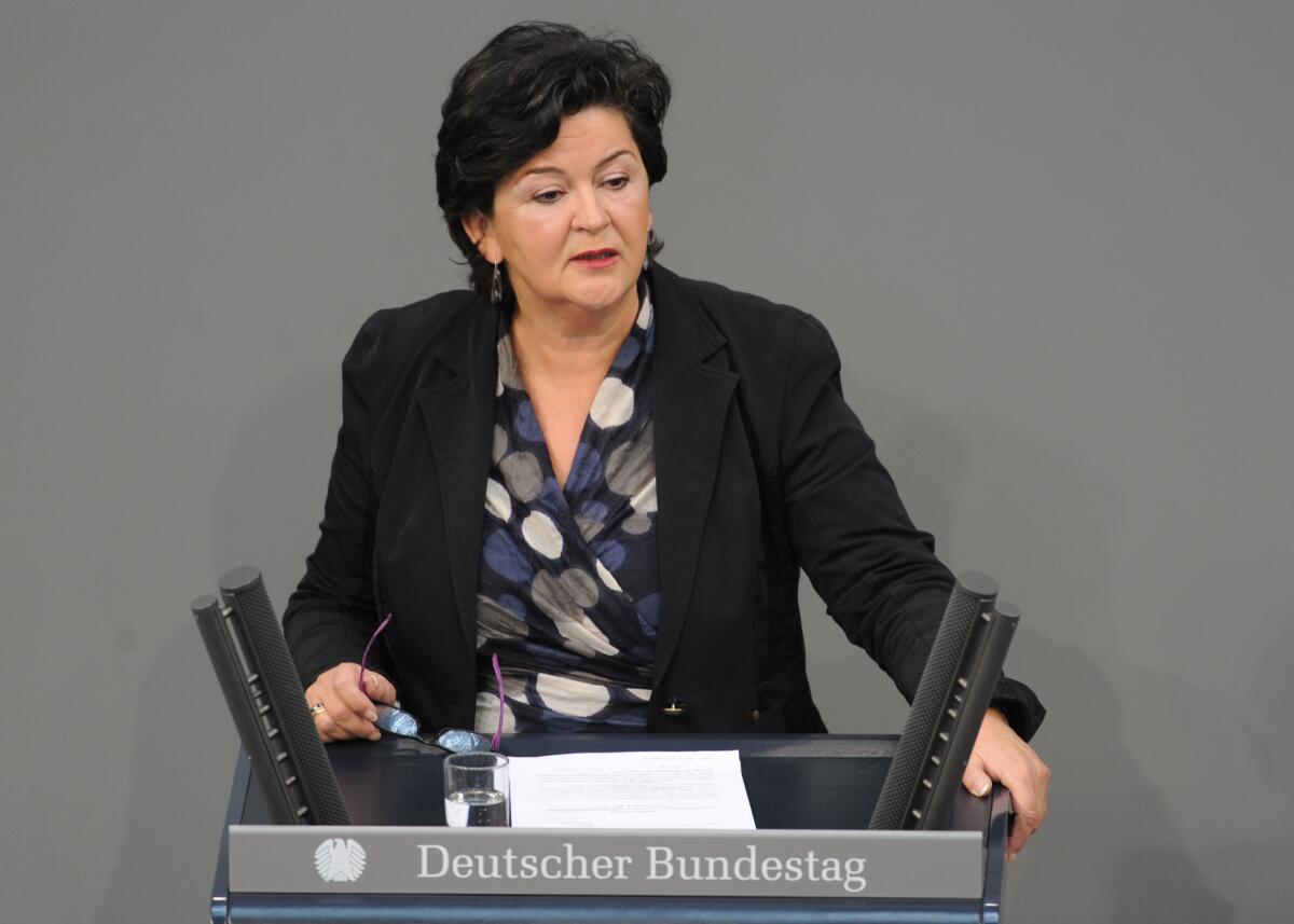 Dr. Christiane Ratjen-Damerau, FDP, Bundestagsabgeordnete, Abgeordnete, Mitglied des Deutschen Bundestages, MdB, Rede, Deutscher Bundestag, 165. Sitzung, Top 3, Thema: Gleichstellungspolitik.; Rednerpult. Ratjen-Damerau, Christiane Dr. Christiane Ratjen-Damerau, FDP, Bundestagsabgeordnete, Abgeordnete, Mitglied des Deutschen Bundestages, MdB, Rede, Deutscher Bundestag, 165. Sitzung, Top 3, Thema: Gleichstellungspolitik.; Rednerpult.