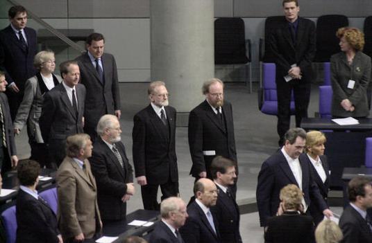 Thierse, Wolfgang; Geremek, Bronislaw; Schröder, Gerhard Reichstagsgebäude, Plenarsaal