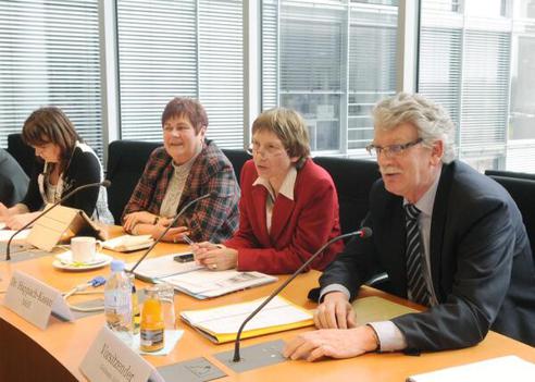 Goldmann, Hans-Michael; Happach-Kasan, Christel; Stauche, Carola Paul-Löbe-Haus, Sitzungssaal