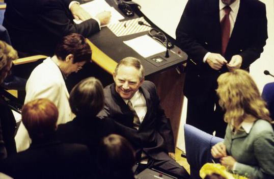 Schäuble, Wolfgang; Süssmuth, Rita Liegenschaften in Bonn, Plenargebäude