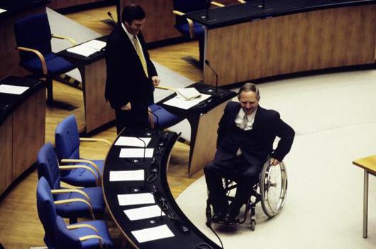 Schäuble, Wolfgang Liegenschaften in Bonn, Plenargebäude