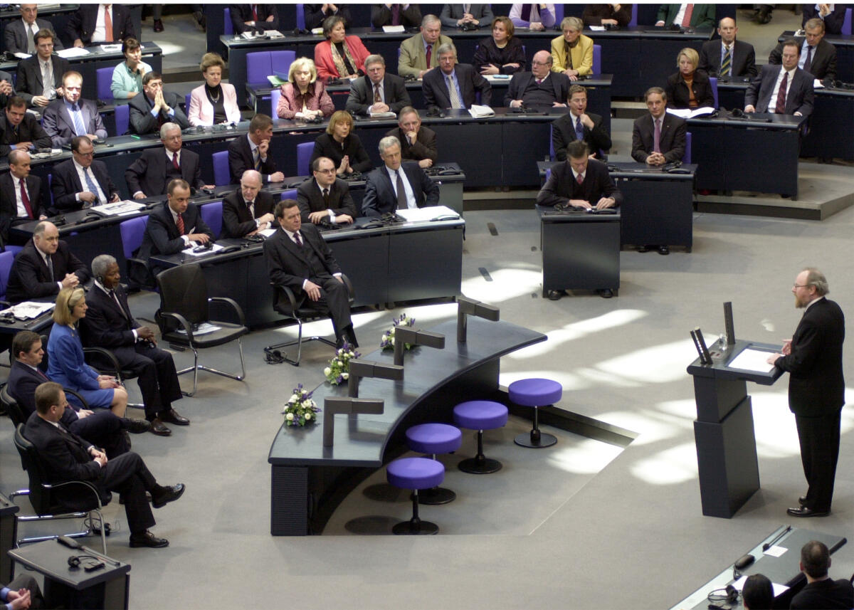 Annan, Kofi; Thierse, Wolfgang Rede Bundestagspräsident  Wolfgang Thierse, SPD, (rechts),  anlässlich des Besuches von UNO-Generalsekretär Kofi Annan im Deutschen Bundestag.; Vereinte Nationen, Deutscher Bundestag