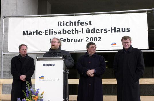 Thierse, Wolfgang Marie-Elisabeth-Lüders-Haus, Außenansicht