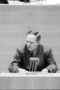 Schäuble, Wolfgang Liegenschaften in Bonn, Plenargebäude