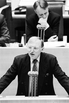 Verheugen, Günter; Klose, Hans-Ulrich Liegenschaften in Bonn, Plenargebäude