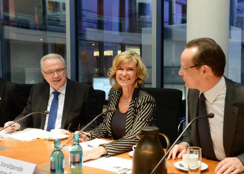 Wöhrl, Dagmar G.; Mimica, Neven; Krichbaum, Gunther Paul-Löbe-Haus, Sitzungssaal