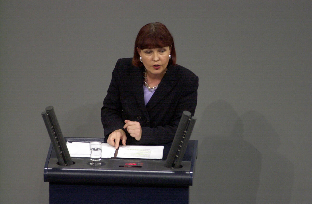 Karin Rehbock-Zureich, SPD, MdB, Rede im Deutschen Bundestag, 195. Sitzung.; Bundestagsabgeordnete, Abgeordnete, Plenum, Rednerpult Rehbock-Zureich, Karin Karin Rehbock-Zureich, SPD, MdB, Rede im Deutschen Bundestag, 195. Sitzung.; Bundestagsabgeordnete, Abgeordnete, Plenum, Rednerpult