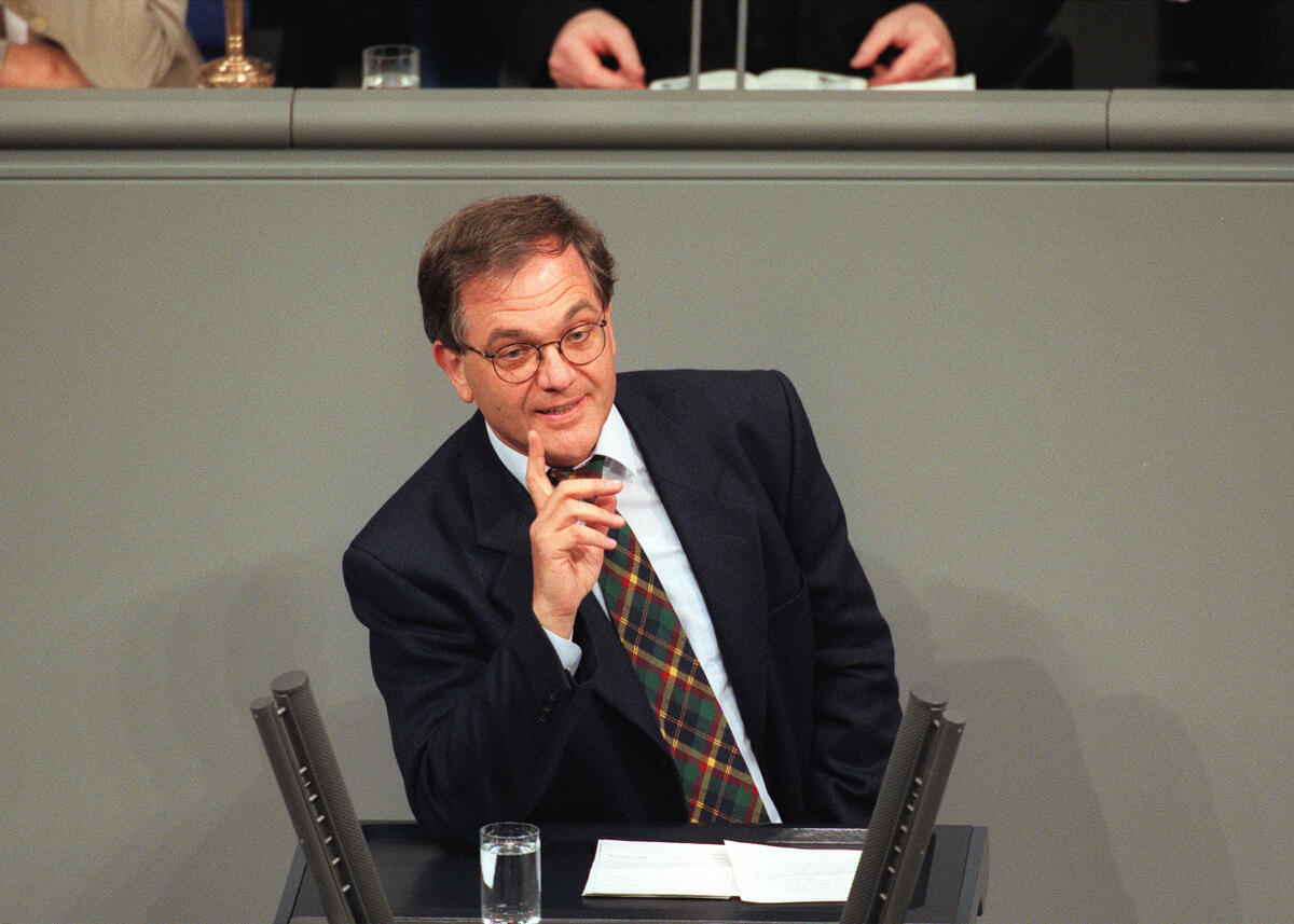 Harald Friese, SPD, MdB, Rede im Deutschen Bundestag.; Bundestagsabgeordneter, Abgeordneter, Plenum, Rednerpult Friese, Harald Harald Friese, SPD, MdB, Rede im Deutschen Bundestag.; Bundestagsabgeordneter, Abgeordneter, Plenum, Rednerpult