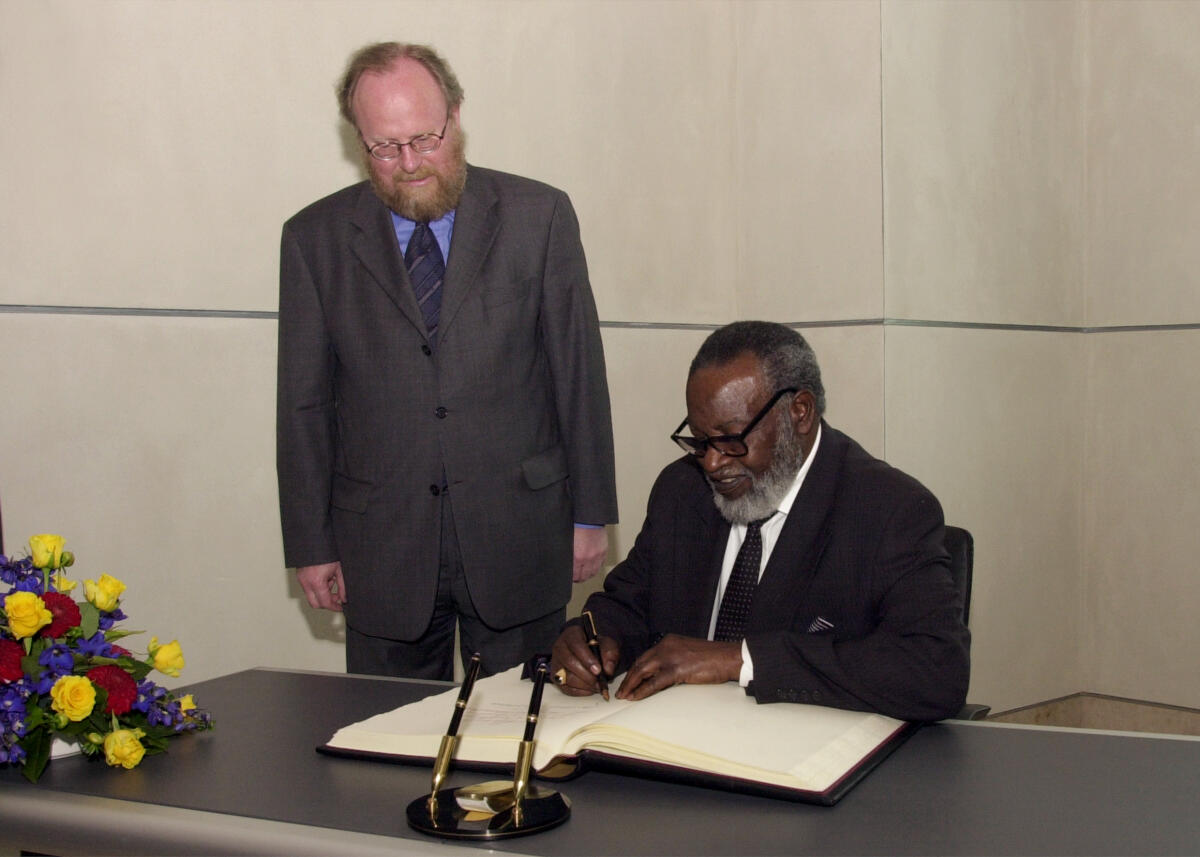  Bundestagspräsident Wolfgang Thierse, SPD, empfängt den Präsidenten der Republik Namibia, Dr. Sam Nujoma.; Empfang