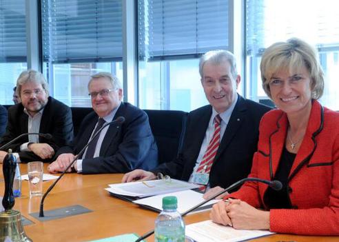 Hotz, Uwe; Kraus, Rudolf; Hoppe, Thilo; Wöhrl, Dagmar G. Paul-Löbe-Haus, Sitzungssaal