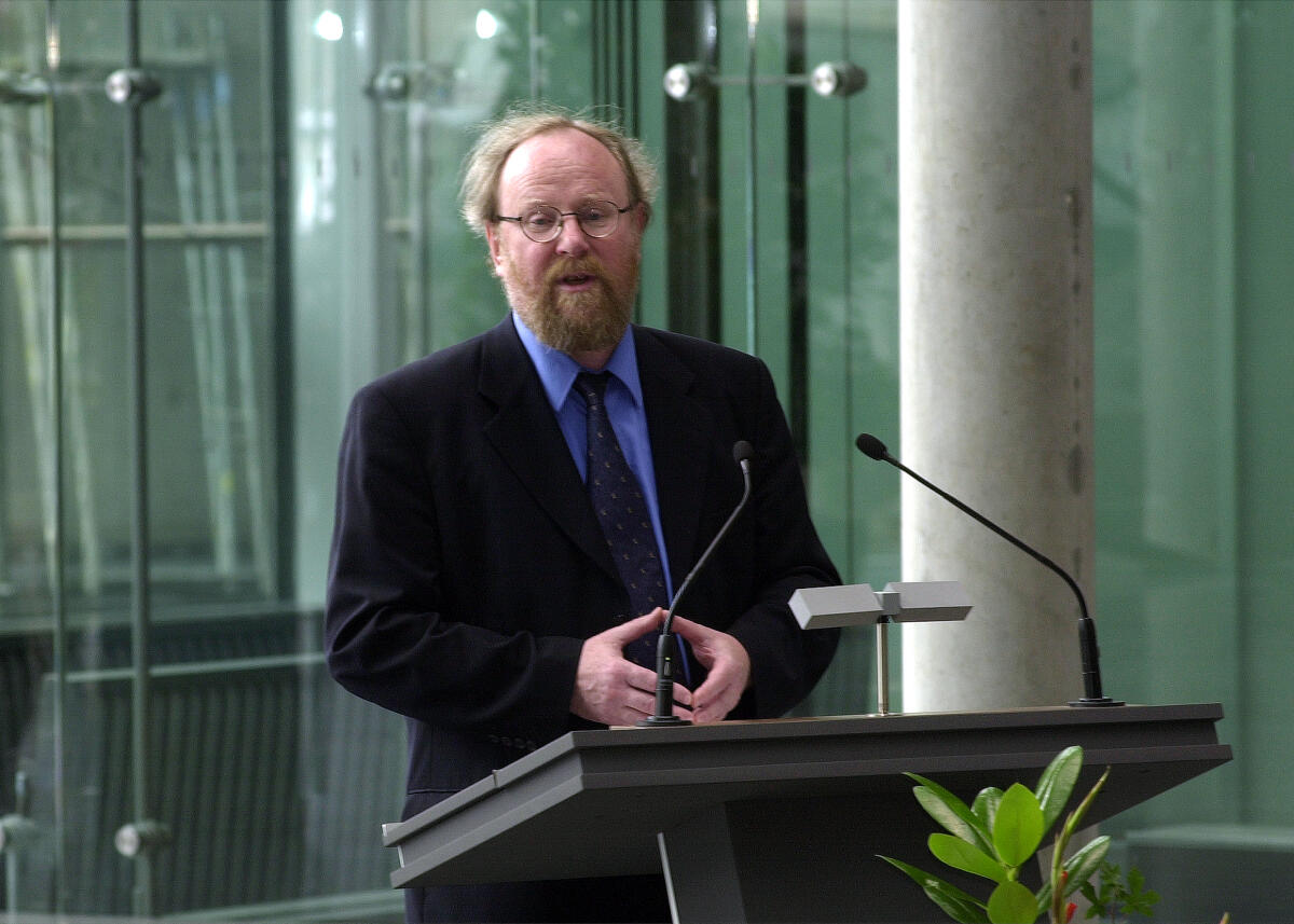 Thierse, Wolfgang Bundestagspräsident Wolfgang Thierse, SPD, bei der  Verabschiedung der diplomatischen Vertreter.; Rede, redend, Geste, Gestik