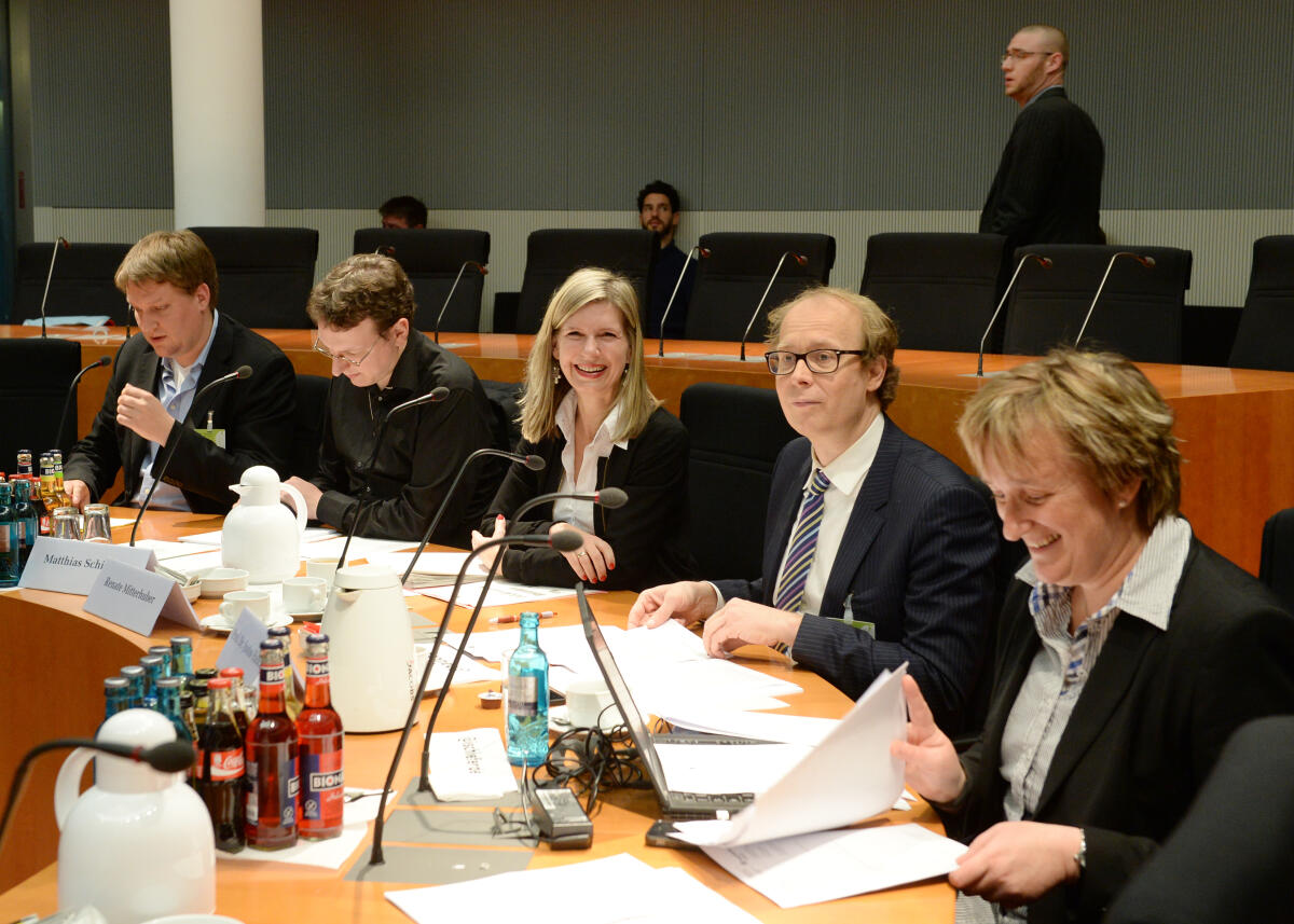 Der Ausschuss des Deutschen Bundestages Digitale Agenda hat unter der Leitung seines Vorsitzenden Jens Koeppen, CDU/CSU, mit Beteiligung von Sachverständigen (hier im Bild) ein öffentliches Fachgespräch zum Thema "Open Data".; Übersicht. Der Ausschuss des Deutschen Bundestages Digitale Agenda hat unter der Leitung seines Vorsitzenden Jens Koeppen, CDU/CSU, mit Beteiligung von Sachverständigen (hier im Bild) ein öffentliches Fachgespräch zum Thema "Open Data".; Übersicht.