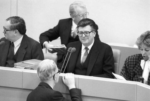 Jenninger, Philipp; Vogel, Hans-Jochen Liegenschaften in Bonn, Plenargebäude
