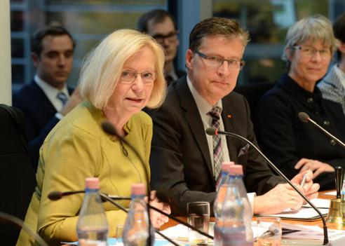 Koeppen, Jens; Wanka, Johanna Paul-Löbe-Haus, Sitzungssaal