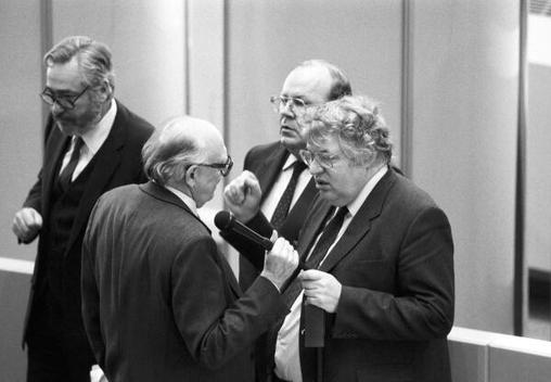 Bangemann, Martin; Mischnick, Wolfgang; Wolfgramm, Torsten Liegenschaften in Bonn, Plenargebäude