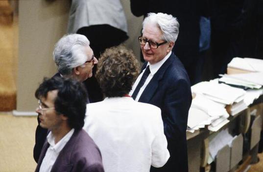 Vogel, Hans-Jochen; Jahn, Gerhard; Däubler-Gmelin, Herta Liegenschaften in Bonn, Plenargebäude