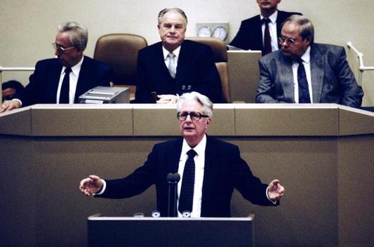 Vogel, Hans-Jochen; Westphal, Heinz Liegenschaften in Bonn, Plenargebäude