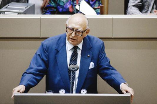 Mischnick, Wolfgang Liegenschaften in Bonn, Plenargebäude