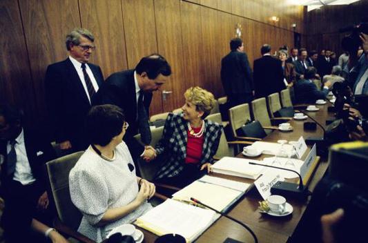 Süssmuth, Rita; Bergmann-Pohl, Sabine Liegenschaften in Bonn, Verwaltung