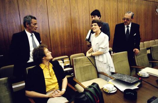Däubler-Gmelin, Herta; Süssmuth, Rita Liegenschaften in Bonn, Verwaltung