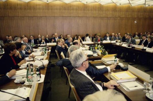 Vogel, Hans-Jochen Liegenschaften in Bonn, Verwaltung