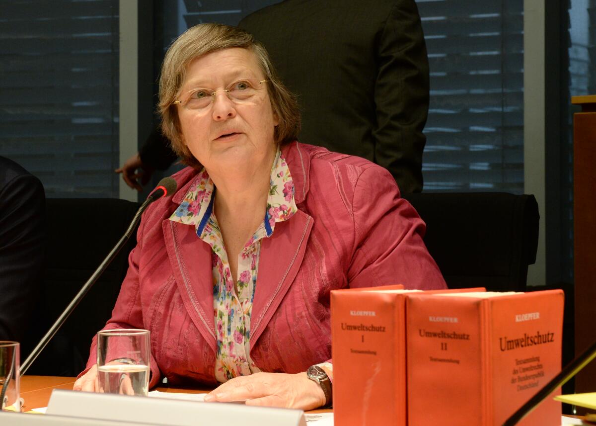 Höhn, Bärbel Bärbel Höhn, Bündnis 90/Die Grünen, Vorsitzende des Ausschusses des Deutschen Bundestages für Umwelt, Naturschutz, Bau und Reaktorsicherheit, leitet die Sitzung.