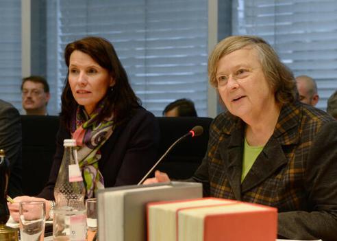 Höhn, Bärbel; Schwarzelühr-Sutter, Rita Paul-Löbe-Haus, Sitzungssaal