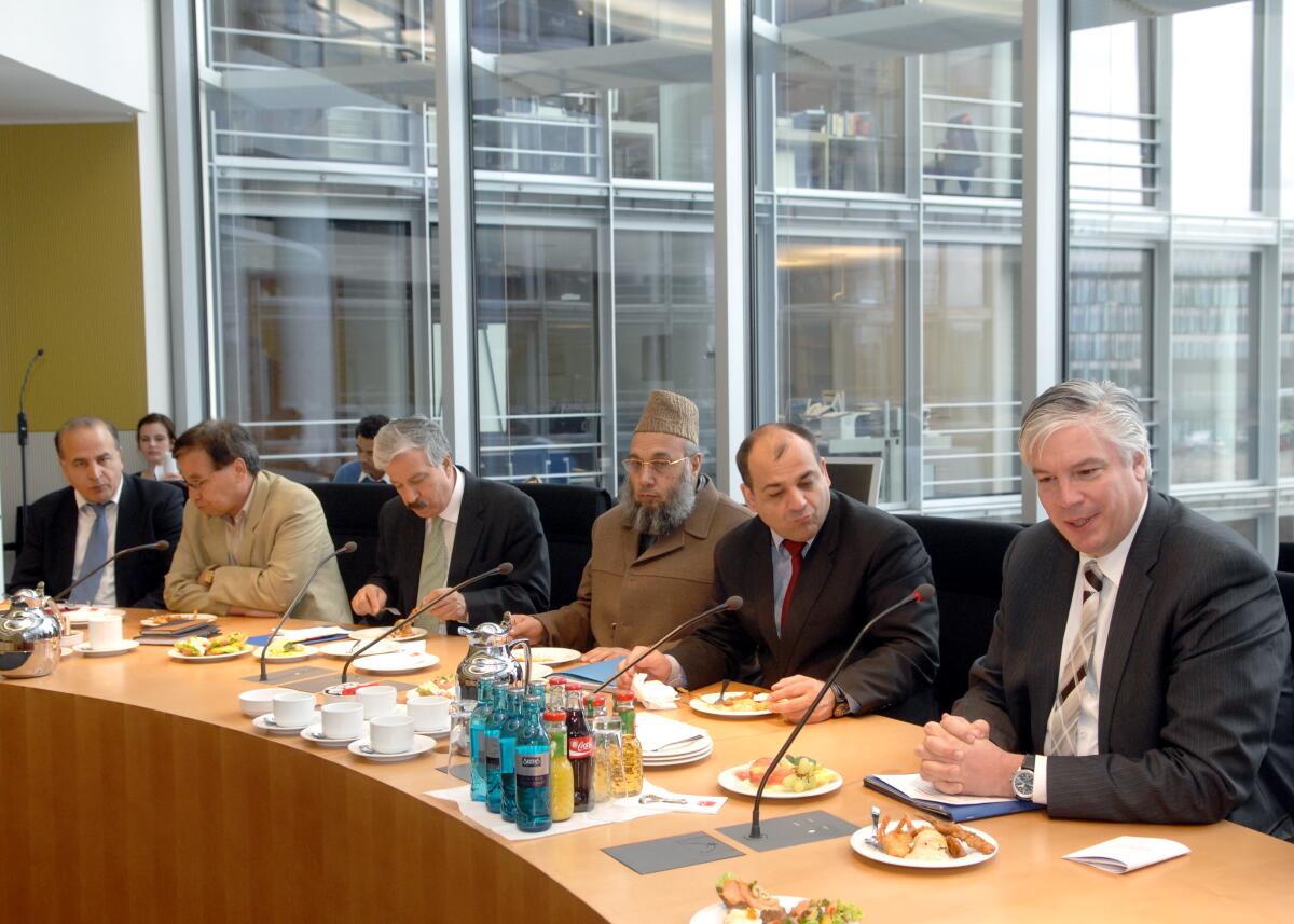 Der Ausschuss für wirtschaftliche Zusammenarbeit und Entwicklung empfängt Gäste aus Afghanistan und Pakistan zu einem Gespräch. Der Ausschuss für wirtschaftliche Zusammenarbeit und Entwicklung empfängt Gäste aus Afghanistan und Pakistan zu einem Gespräch.