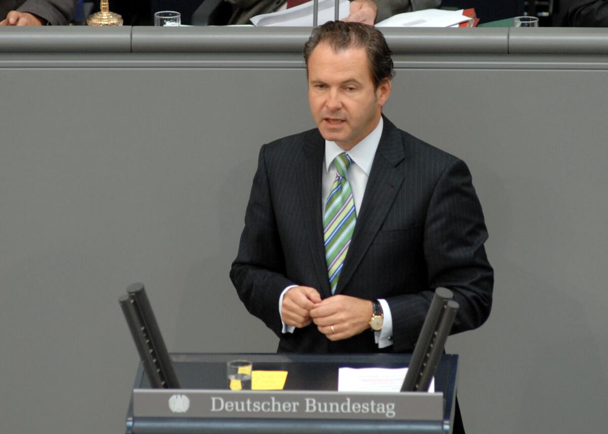 Dr. Martin Lindner, FDP, Bundestagsabgeordneter, Abgeordneter, Mitglied des Deutschen Bundestages, MdB, Rede, Deutscher Bundestag, 51. Sitzung, ZP 1, Thema: Aufschwung in Deutschland.; Rednerpult. Lindner, Martin Dr. Martin Lindner, FDP, Bundestagsabgeordneter, Abgeordneter, Mitglied des Deutschen Bundestages, MdB, Rede, Deutscher Bundestag, 51. Sitzung, ZP 1, Thema: Aufschwung in Deutschland.; Rednerpult.