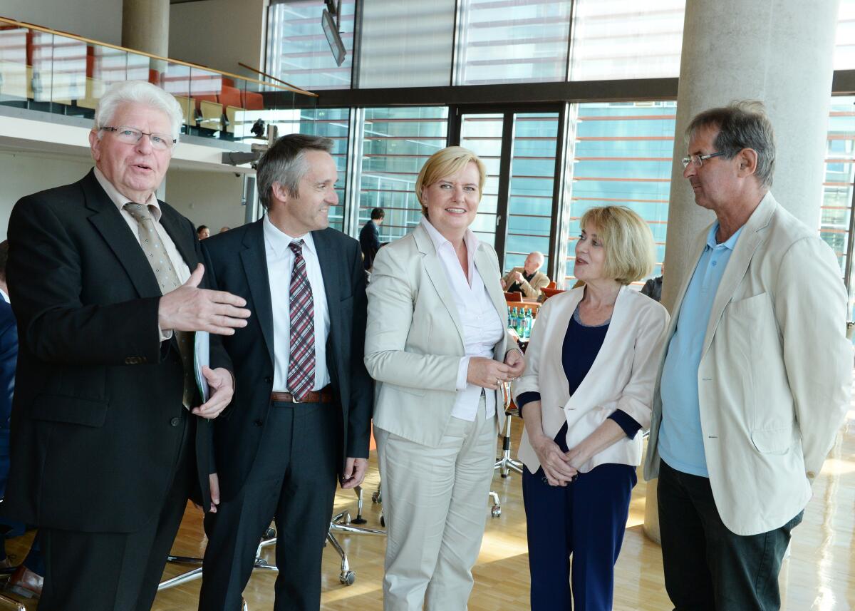 Högl, Eva Deutsche Vereinigung für Parlamentsfragen: v.li. Prof. Heinrich Oberreuter, Prof. Dr. Frank Decker, Eva Högl, Prof. Dr. Anne-Marie Le Gloannec, Prof. Dr. Reinhold Gärtner