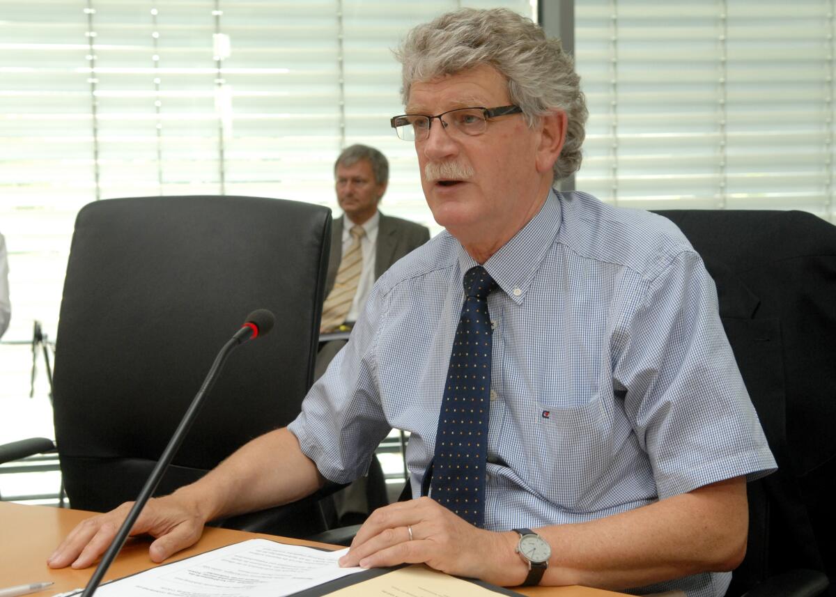 Goldmann, Hans-Michael Michael Goldmann, (hier im Bild), FDP, Vorsitzender des Ausschusses für Ernährung, Landwirtschaft und Verbraucherschutz, leitet mit Beteiligung von Sachverständigen eine öffentliche Anhörung zum Thema: "Angebots- und Nachfragemarkt des Lebensmitteleinzelhandels und die Auswirkungen auf die Verbraucher".
