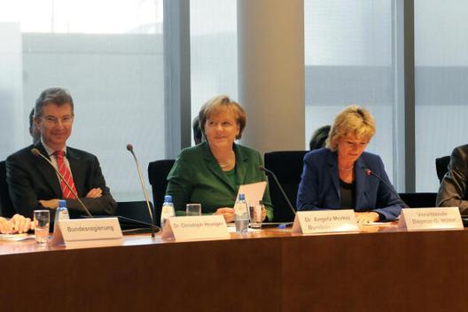 Merkel, Angela; Wöhrl, Dagmar G. Paul-Löbe-Haus, Sitzungssaal