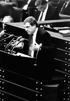 Schäfer, Helmut Liegenschaften in Bonn, Plenargebäude