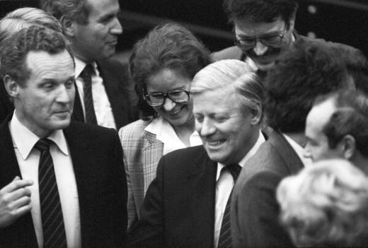 Schmidt, Helmut Liegenschaften in Bonn, Plenargebäude