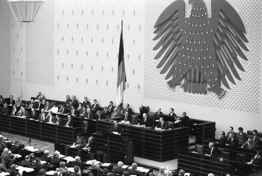 Schmidt, Helmut; Stücklen, Richard Liegenschaften in Bonn, Plenargebäude