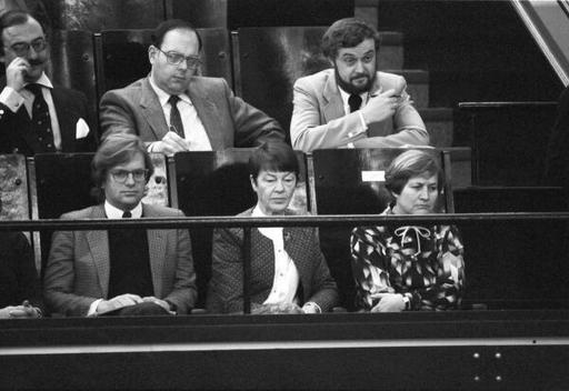 Schmidt, Hannelore Liegenschaften in Bonn, Plenargebäude