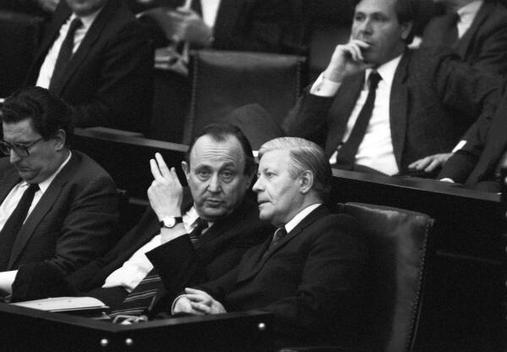 Schmidt, Helmut; Genscher, Hans-Dietrich; Baum, Gerhart Liegenschaften in Bonn, Plenargebäude