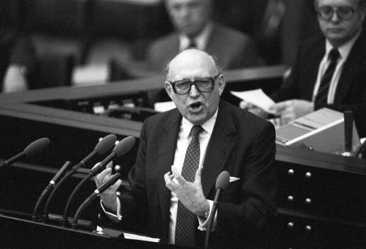 Mischnick, Wolfgang Liegenschaften in Bonn, Plenargebäude